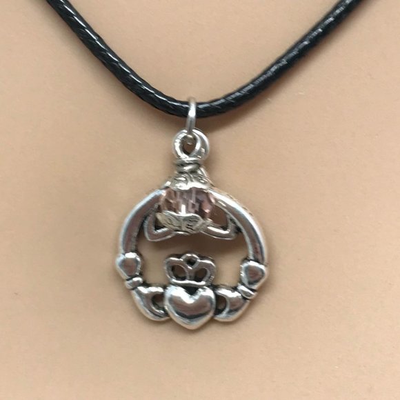 Charmed Claddagh Triquetra Trinity Knot Pink Bead - Picture 4 of 8
